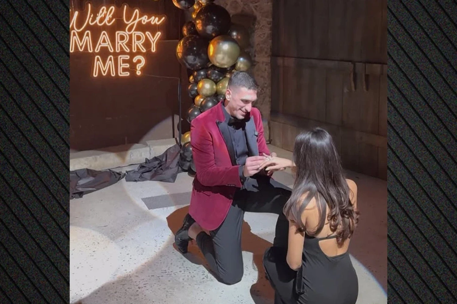 Ετοιμάζεται να ντυθεί γαμπρός ο Λαρεντζάκης: Έκανε πρόταση γάμου στην αγαπημένη του, βίντεο και φωτογραφίες