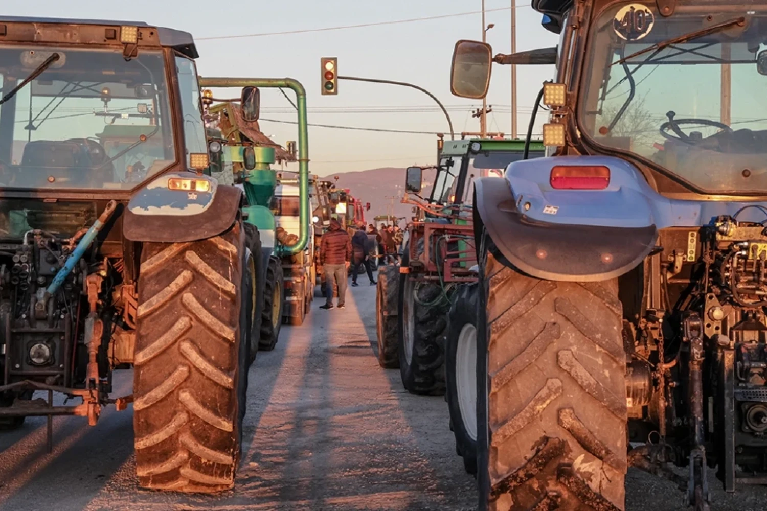 Μετά τις γιορτές θα κριθεί αν η κυβέρνηση πάει για plan A ή plan B με τους αγρότες, διάλογος αλλά και πρόστιμα στο τραπέζι