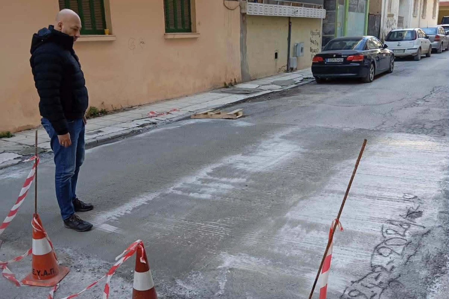 Γιαννιτσά/ΔΕΥΑΠ: "Ενισχυμένο" κλείσιμο της τρύπας που είχε ανοίξει επί της οδού Παπαϊωάννου