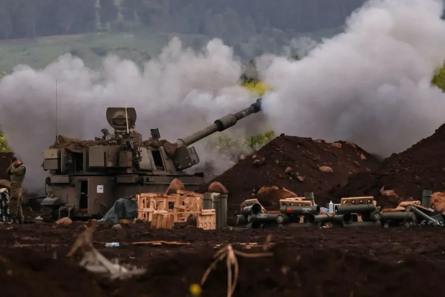 Το Ισραήλ εξαπέλυσε χερσαίες επιχειρήσεις στο νότιο Λίβανο - Νεκρός από πύραυλο στο Αμπού Ντάμπι, επαναλειτουργεί το αεροδρόμιο του Ντουμπάι