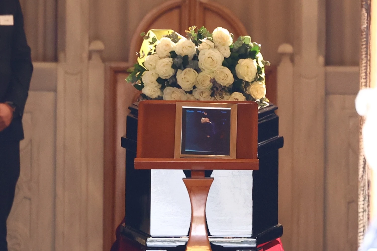 Η Ελλάδα αποχαιρετά την ανεπανάληπτη Μαρινέλλα: Πλήθος κόσμου στο λαϊκό προσκύνημα