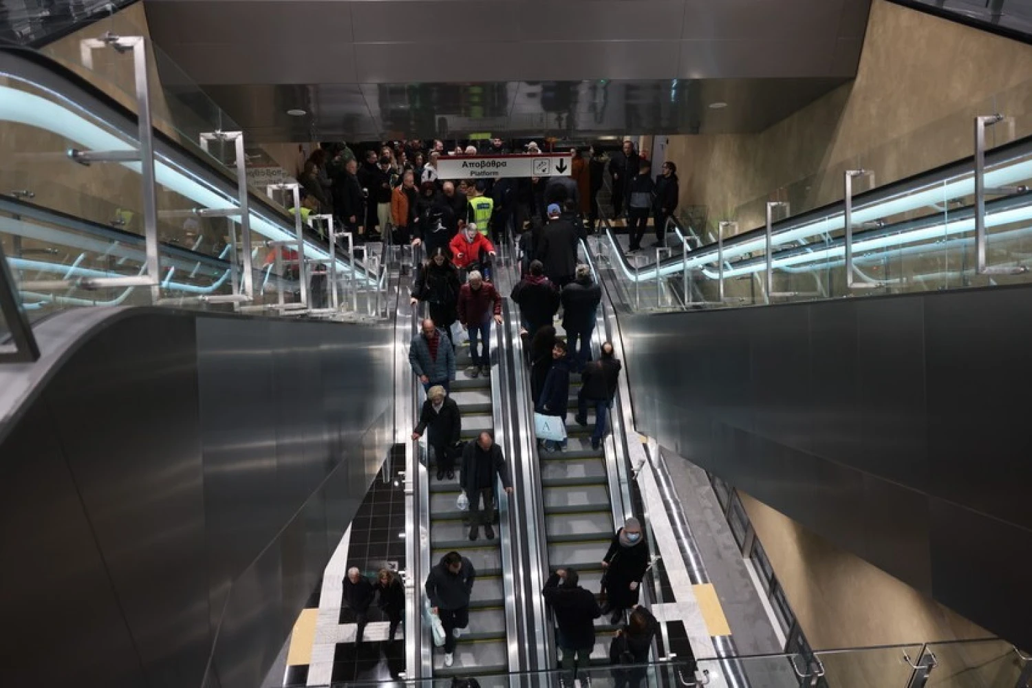 To μετρό της Θεσσαλονίκης εντυπωσίασε την Telegraph