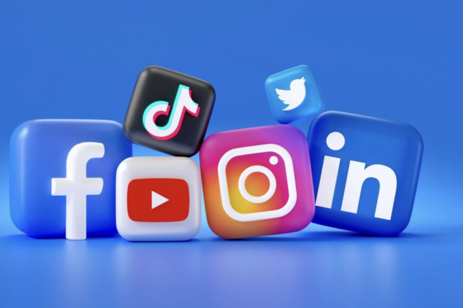 Έρευνα: Για πρώτη φορά τα social media ξεπέρασαν τηλεόραση, ραδιόφωνο και sites στην ενημέρωση