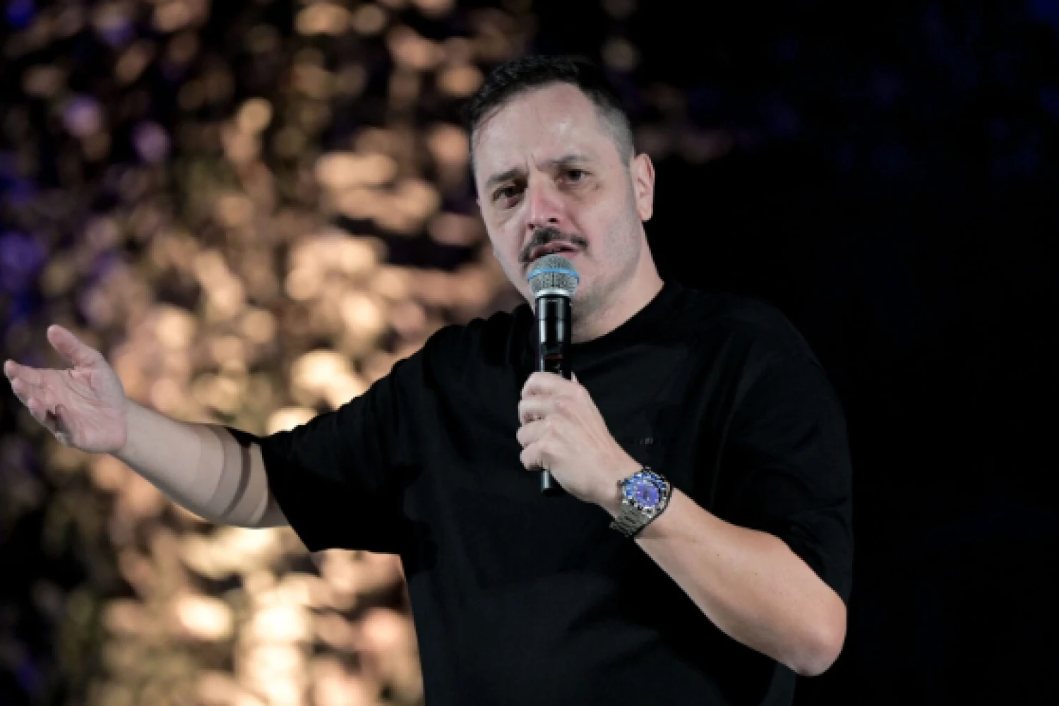 Τσουβέλας κατά ΜΜΕ και διαδικτυακών τρολ: Κινείται νομικά για τα σεξιστικά σχόλια προς την σύντροφό του