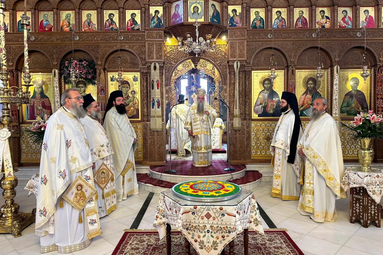 Με λαμπρότητα η Αρχιερατική Θεία Λειτουργία στον Ιερό Ναό Αγίου Στεφάνου Σκύδρας