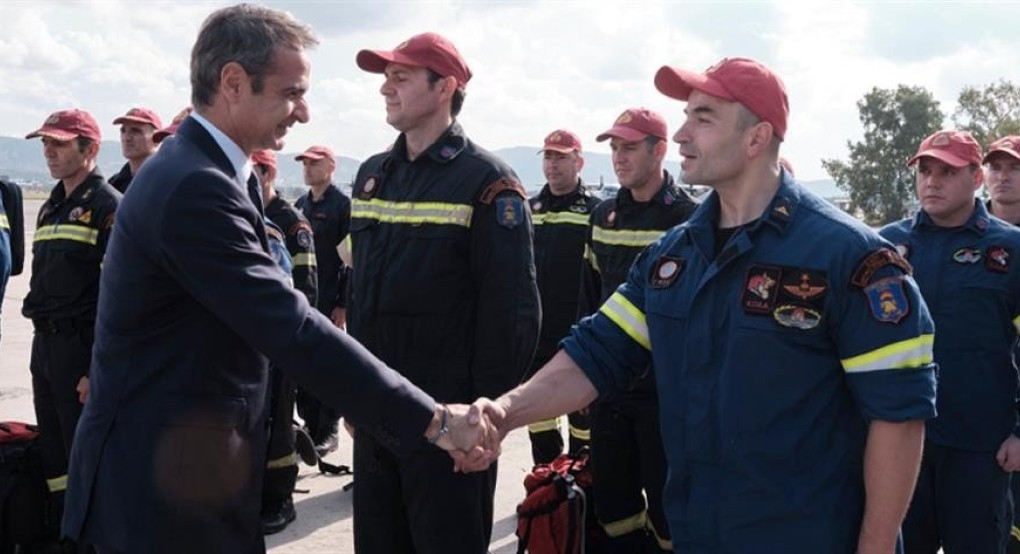 Μητσοτάκης σε κλιμάκιο της ΕΜΑΚ: εύχομαι να σώσουμε ζωές στην Αλβανία