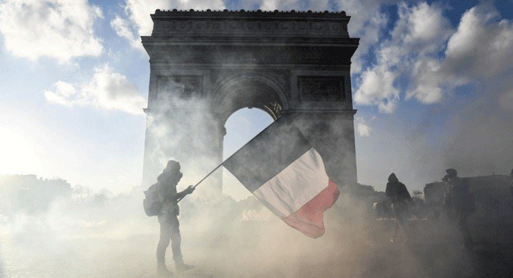 Γαλλία: Ένας χρόνος κινητοποιήσεων για τα «Κίτρινα Γιλέκα» - Περισσότερες από 120 συλλήψεις