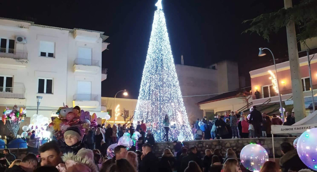 Η Έδεσσα φόρεσε τα γιορτινά της (βίντεο)