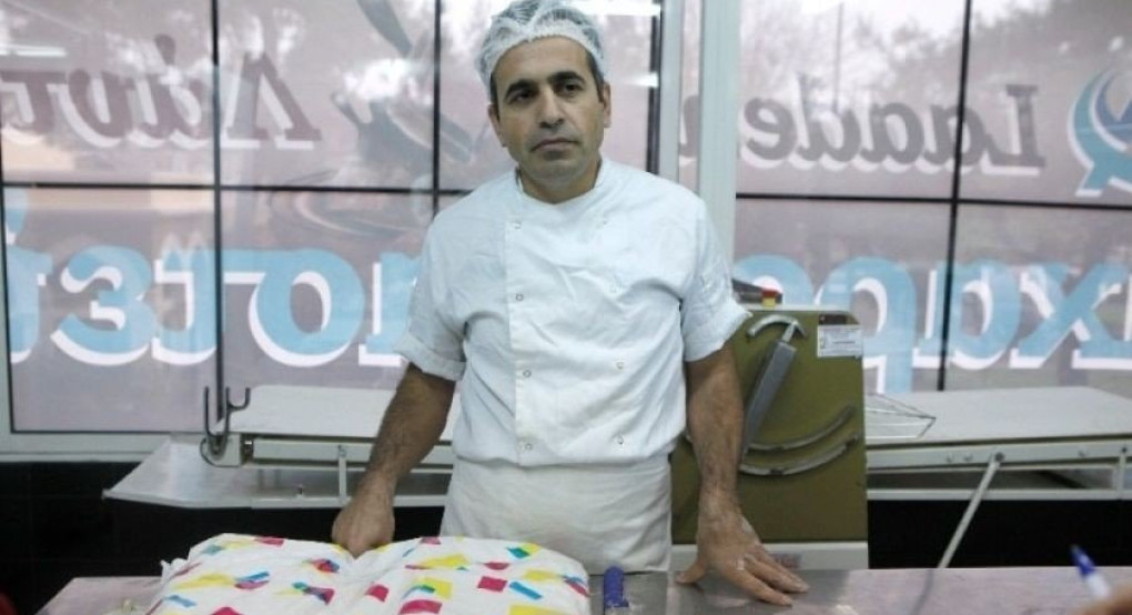 Ζαχαροπλαστείο με γλυκά από το Ιράν ανοίγει πρόσφυγας στη Θεσσαλονίκη