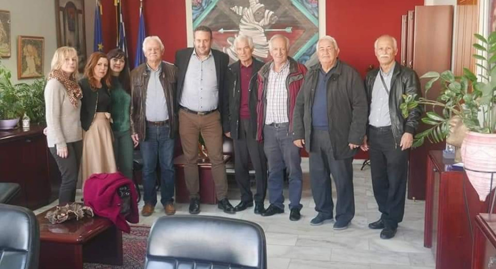 Εντύπωσιασμενοι από την απλότητα και την εγκάρδια συμπεριφορά του Χρήστου Μπατση 