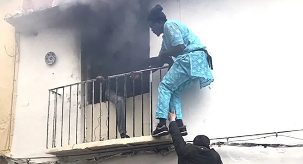 Ισπανία: Μετανάστης με κίνδυνο της ζωής του έσωσε ανάπηρο άνδρα από πυρκαγιά