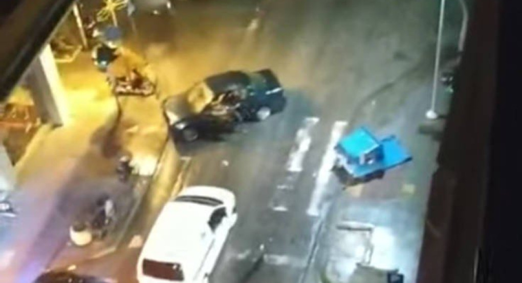 Θεσσαλονίκη-Παρέσυρε κάδους, άφησε το αμάξι του στη μέση του δρόμου και εξαφανίστηκε