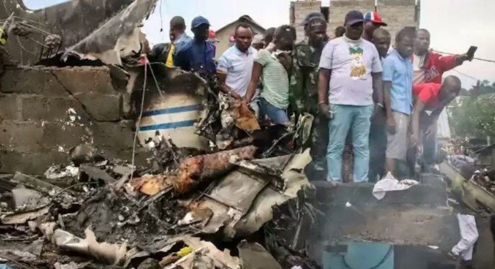 Αεροπορική τραγωδία στο Κονγκό: Στους 29 έφτασαν οι νεκροί-Ανασύρθηκε ζωντανός επιβάτης 