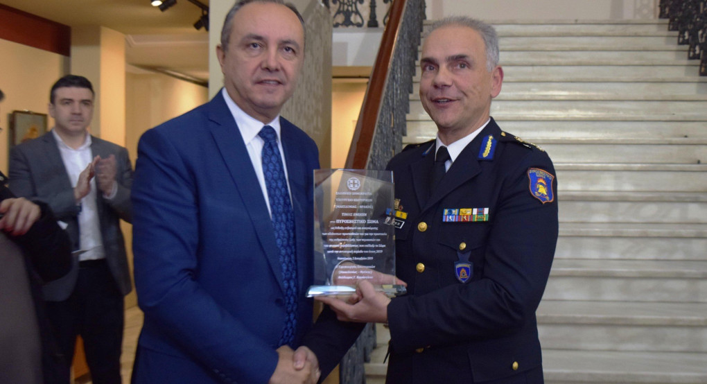 Θ.Καράογλου: "Οι πυροσβέστες και οι εθελοντικές ομάδες διδάσκουν καθημερινά την έννοια του ανθρωπισμού και της αλληλεγγύης" 