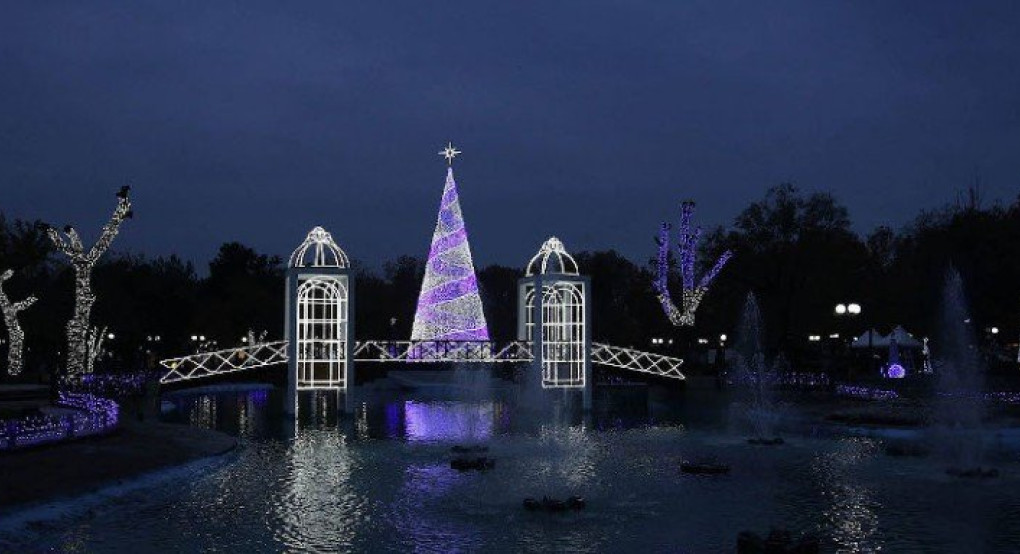 Εντυπωσιακά στολισμένη η Λάρισα για τα Χριστούγεννα -Το Πάρκο των Ευχών σαν παραμύθι ζωντανό 