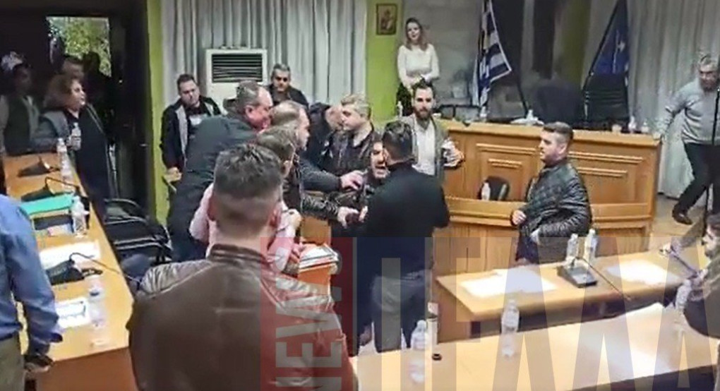 Άγριος καβγάς στο Δημοτικό Συμβούλιο Αλμωπίας