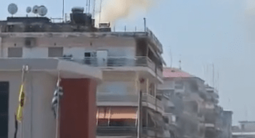 Φωτιά σε κατάστημα φαγητού κοντά στο Δημαρχείο Γιαννιτσών (φώτος, video) Φωτιά σε κατάστημα φαγητού κοντά στο Δημαρχείο Γιαννιτσών (φώτος, video)