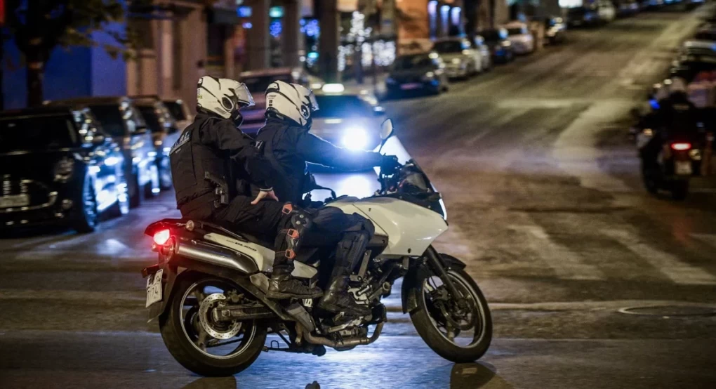 Θεσσαλονίκη: Γυναίκα μαχαίρωσε και δάγκωσε τον σύντροφό της μέσα σε διαμέρισμα Airbnb Θεσσαλονίκη: Γυναίκα μαχαίρωσε και δάγκωσε τον σύντροφό της μέσα σε διαμέρισμα Airbnb