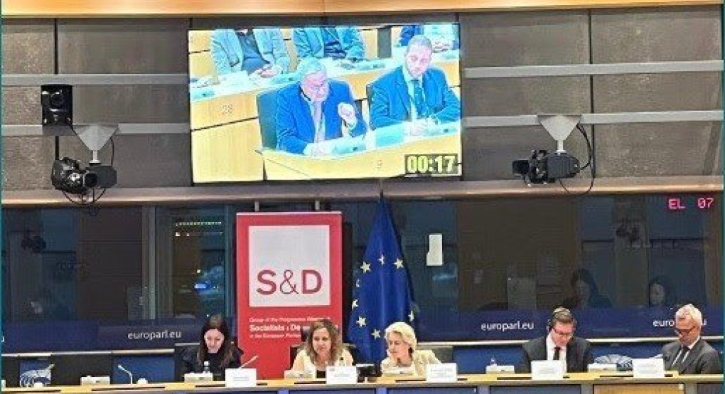 Ο Γιάννης Μανιάτης ρωτά την Der Leyen για το ενεργειακό μέλλον της Ευρώπης Ο Γιάννης Μανιάτης ρωτά την Der Leyen για το ενεργειακό μέλλον της Ευρώπης
