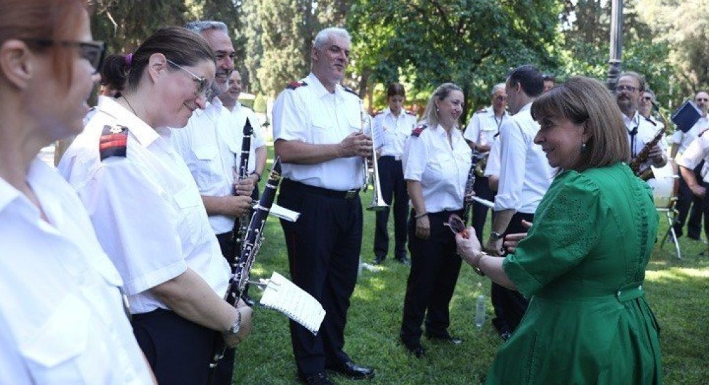 Άνοιξε τις πύλες του το Προεδρικό για την 50ή επέτειο αποκατάστασης της Δημοκρατίας Άνοιξε τις πύλες του το Προεδρικό για την 50ή επέτειο αποκατάστασης της Δημοκρατίας