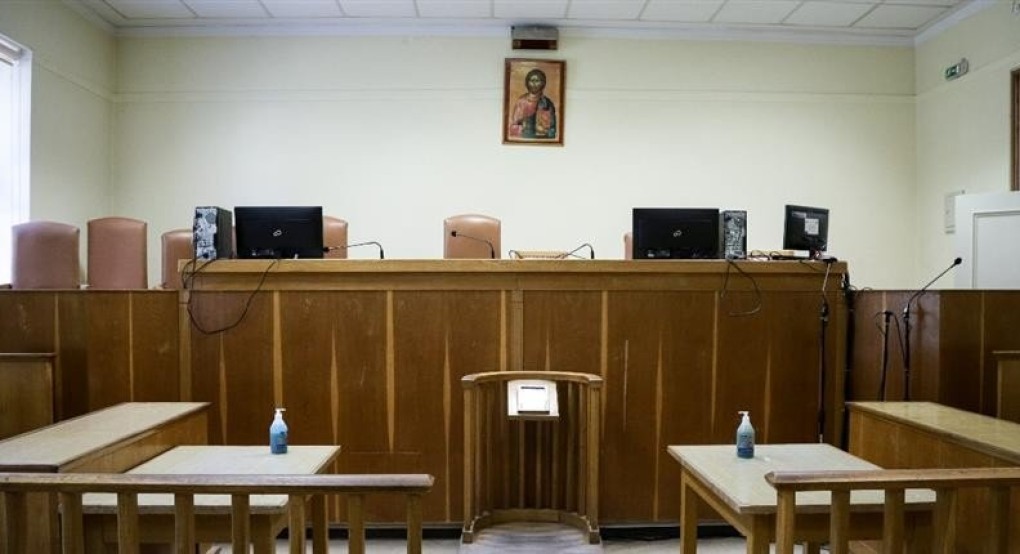 Ενδοοικογενειακή βία: Πλάκωσε στο ξύλο τους γονείς του Ενδοοικογενειακή βία: Πλάκωσε στο ξύλο τους γονείς του