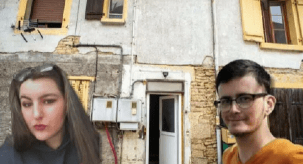 Σοκ στη Γαλλία: 18χρονη στραγγάλισε 23χρονο και ζούσε με την κάρτα του -«Ήταν το κορόιδo μου», είπε στην αστυνομία Σοκ στη Γαλλία: 18χρονη στραγγάλισε 23χρονο και ζούσε με την κάρτα του -«Ήταν το κορόιδo μου», είπε στην αστυνομία