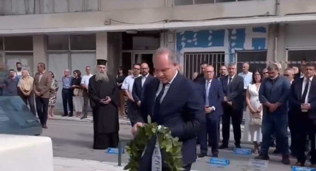 Διονύσης Σταμενίτης: Tιμή στα θύματα των ναζιστικής αντίστασης Διονύσης Σταμενίτης: Tιμή στα θύματα των ναζιστικής αντίστασης