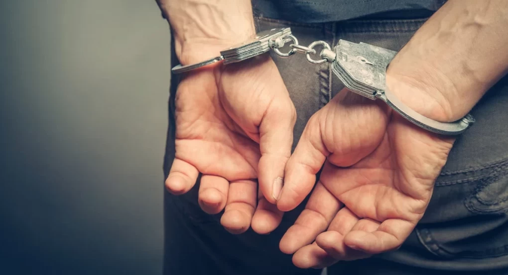 Θεσσαλονίκη: 60χρονος πλήρωσε νεαρό για ερωτική συνεύρεση και μετά τον απειλούσε με καραμπίνα για να τον ληστέψει Θεσσαλονίκη: 60χρονος πλήρωσε νεαρό για ερωτική συνεύρεση και μετά τον απειλούσε με καραμπίνα για να τον ληστέψει