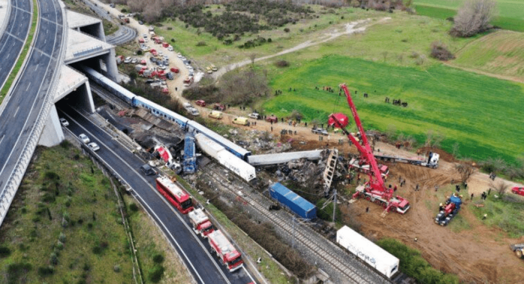 Πηγές ΝΔ: Ο ΣΥΡΙΖΑ προσπαθεί να αποκομίσει μικροκομματικά οφέλη από το τραγικό δυστύχημα των Τεμπών Πηγές ΝΔ: Ο ΣΥΡΙΖΑ προσπαθεί να αποκομίσει μικροκομματικά οφέλη από το τραγικό δυστύχημα των Τεμπών