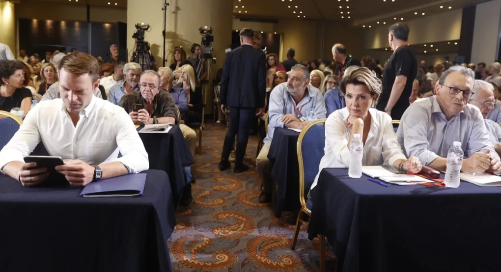 ΣΥΡΙΖΑ: Επιχείρηση «στεγανοποίησης» μετά τη διάσπαση - Αγωνία για τις δημοσκοπήσεις, ερωτηματικό οι αποχωρήσεις ΣΥΡΙΖΑ: Επιχείρηση «στεγανοποίησης» μετά τη διάσπαση - Αγωνία για τις δημοσκοπήσεις, ερωτηματικό οι αποχωρήσεις