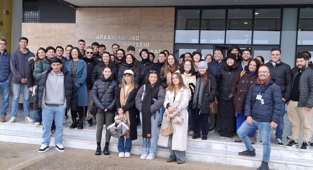 "Τρία παιδιά από τη Βραζιλία με ρίζα από το Δυτικό διατηρούν άσβεστη τη φλόγα του Ελληνισμού" "Τρία παιδιά από τη Βραζιλία με ρίζα από το Δυτικό διατηρούν άσβεστη τη φλόγα του Ελληνισμού"