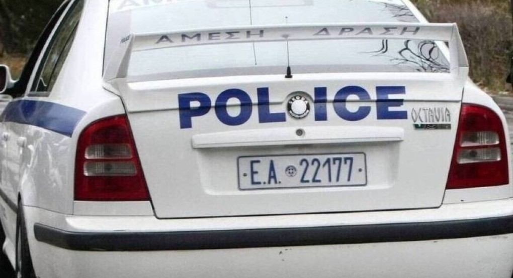 Πανικός από πυροβολισμούς έξω από καφενείο