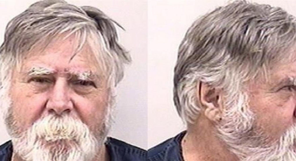 Λήστεψε τράπεζα και πέταξε τα χρήματα στους περαστικούς φωνάζοντας “Καλά Χριστούγεννα”