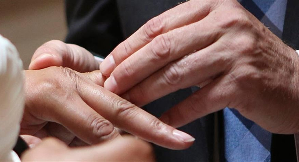 Χάλασε ο γάμος γιατί “κλέφτηκαν” οι συμπέθεροι!