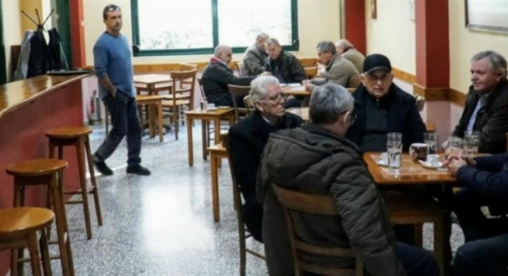 Έρχεται το πρώτο καφενείο για καπνιστές στη Λάρισα