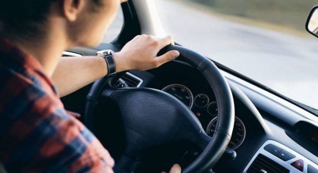 Οδήγηση από 17 ετών αλλά... με συνοδηγό