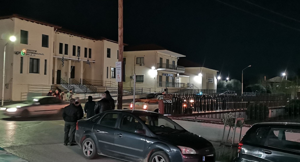 Τροχαίο ατύχημα μπροστά στην εκκλησία του Αγ. Στεφάνου Σκύδρας