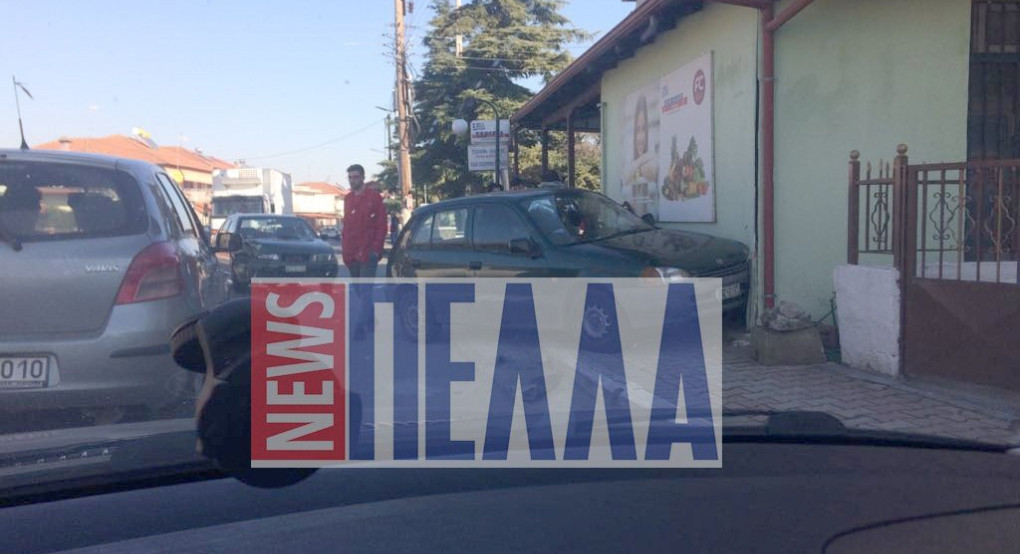 Τροχαίο ατύχημα στην διασταύρωση Σκύδρας Πετριάς