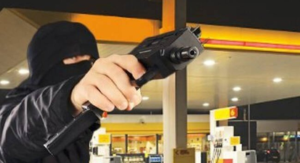 Πέλλα: Μπήκαν σε πρατήριο υγρών καυσίμων με καλυμμένα τα πρόσωπά και όπλα