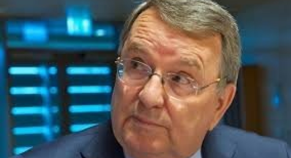 Ας το σκέφτονται καλά πριν… "κουνήσουν το δάχτυλο" στον Καρασμάνη!