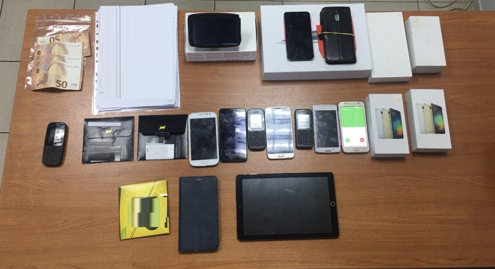 Βρήκαν αυτούς που τηλεφωνούσαν σε πολίτες με το πρόσχημα ότι συγγενείς τους προκάλεσαν θανατηφόρο τροχαίο ζητώντας χρήματα