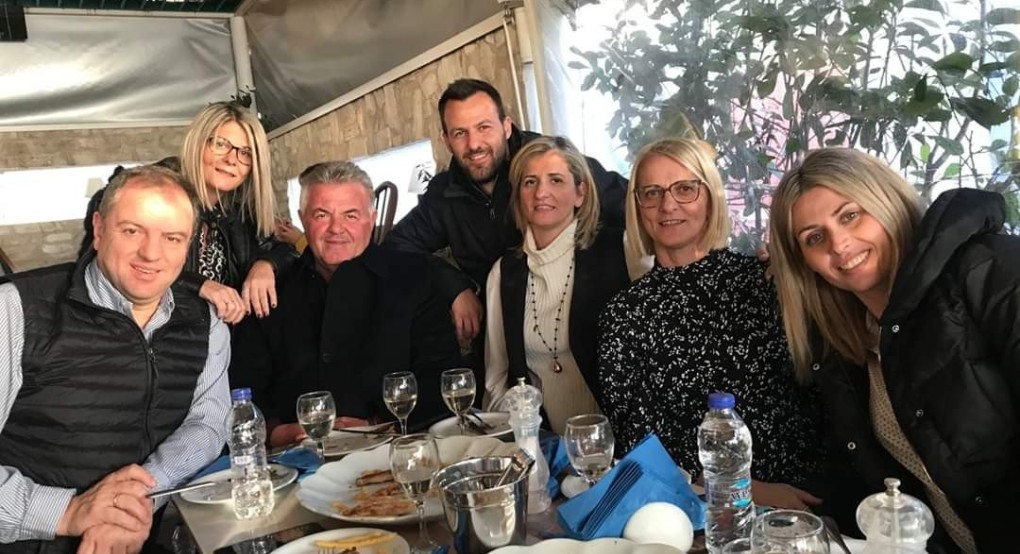 Η παραμονή πρωτοχρονιάς της οικογένειας Σταμενιτη 