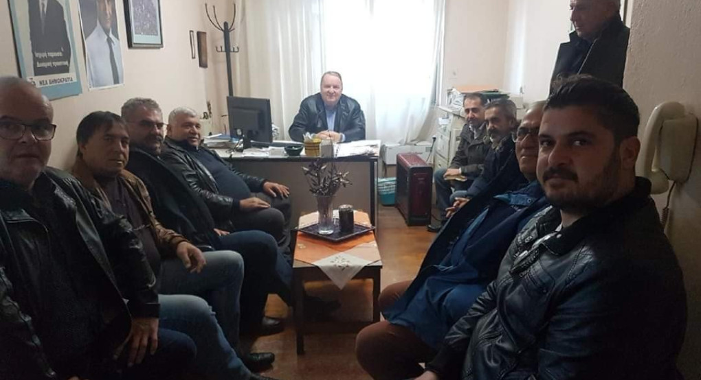 Συνάντηση Καρασμανη με τους ιδιοκτήτες φορτηγών 