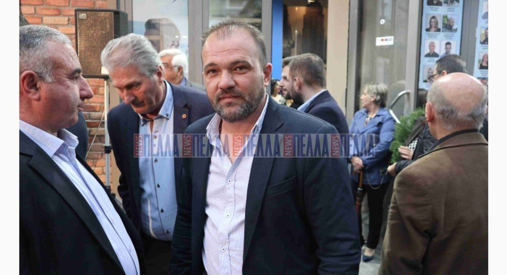 Ο Στέφανος Αβραμικας για τα Χριστούγεννα και το ΕΚΑΒ