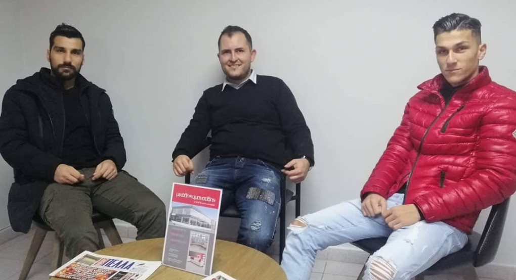 Τα αδέρφια Κυζιριδη με Χριστουγεννιάτικη διάθεση 