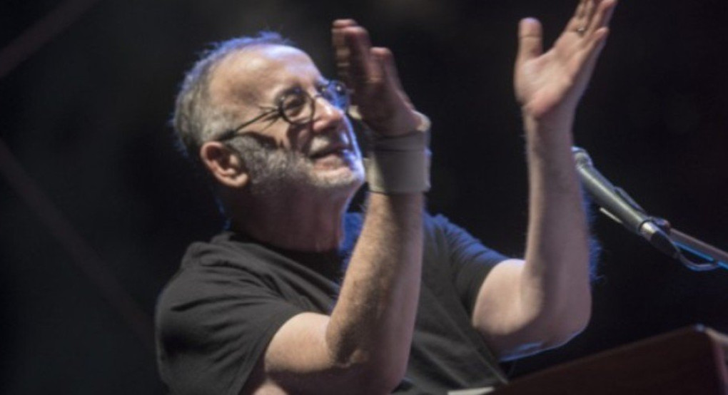 Έφυγε ο Θάνος Μικρούτσικος 