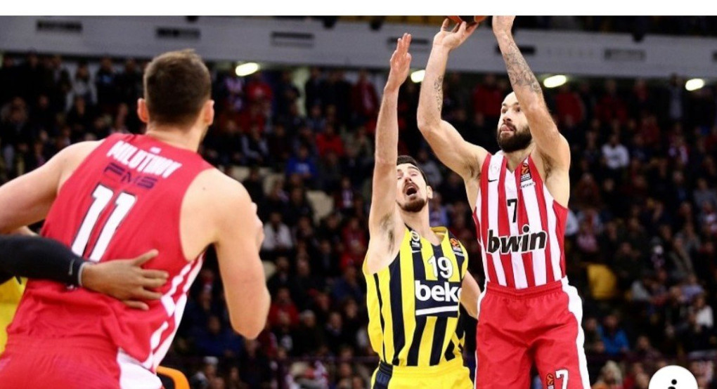 Τραγικός Ολυμπιακός στην ιστορική βραδιά του Σπανουλη 