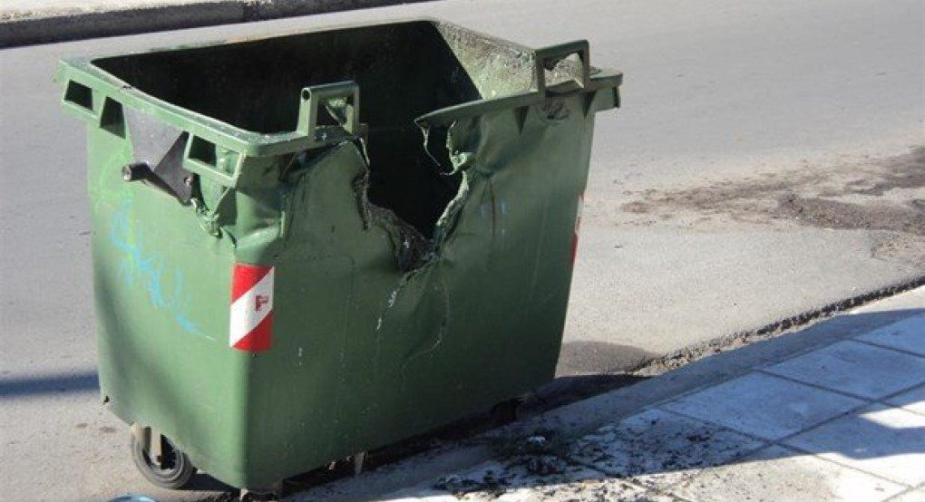 Δήμος Αλμωπίας: Καταστροφή κάδων από πυρκαγιά