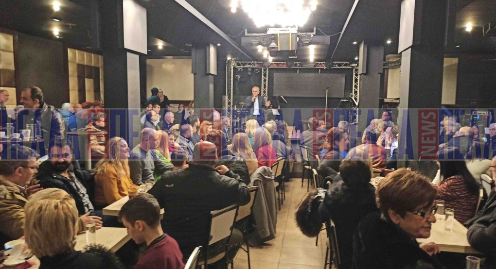 Κοπή πίτας με τρία... "καρφιά" από τον Στάθη Καστερίδη