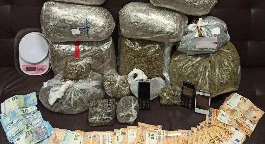 Σύλληψη 2 ατόμων για κατοχή και αγοραπωλησία ναρκωτικών ουσιών